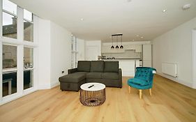 Charming 2 Bedroom Flat In The Heart Of Cotswold
